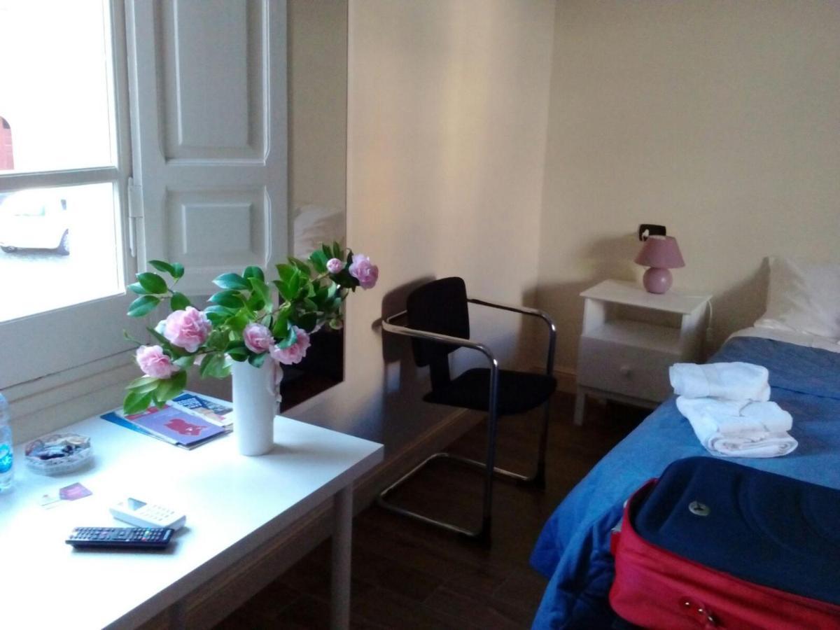 B&B Dal Cardinale โอเซียรี ภายนอก รูปภาพ
