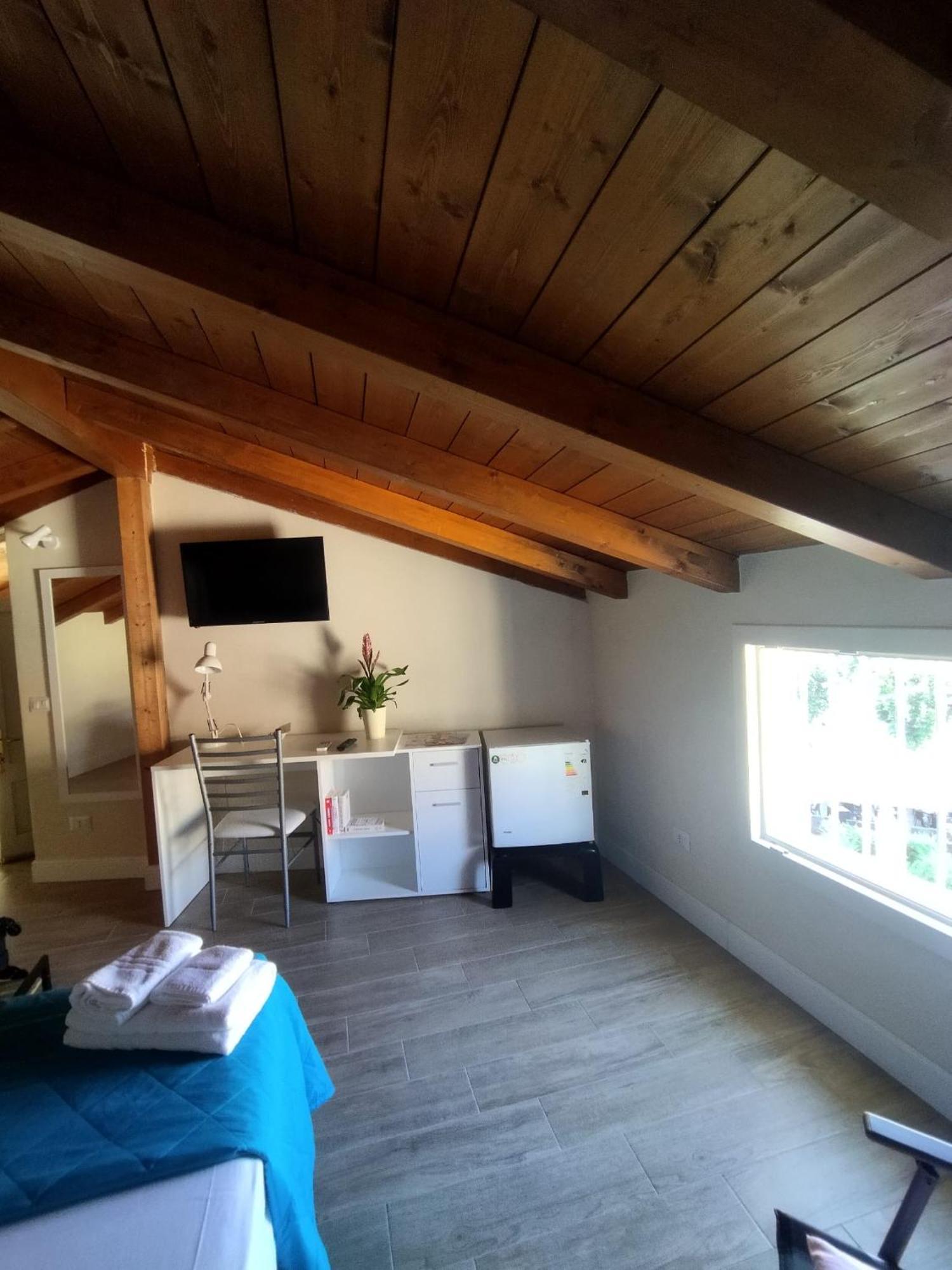 B&B Dal Cardinale โอเซียรี ภายนอก รูปภาพ